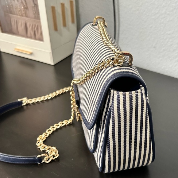 Kate Spade Purse - Picture 3 of 7